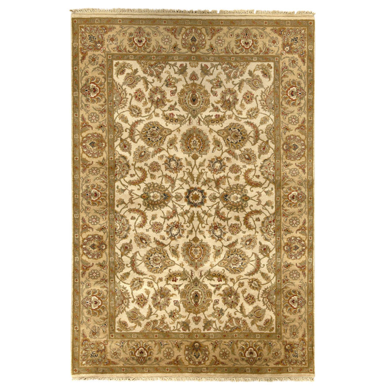 Hand Knotted Wool Oriental Area Rug in Ivvory And Gold