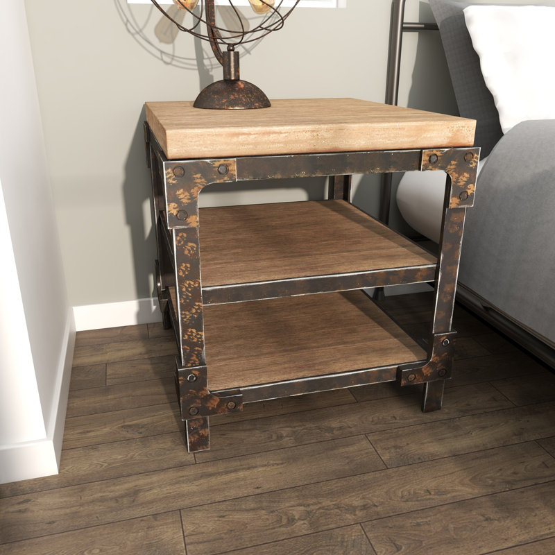 Table de bout en bois massif avec rangement Hochstetler