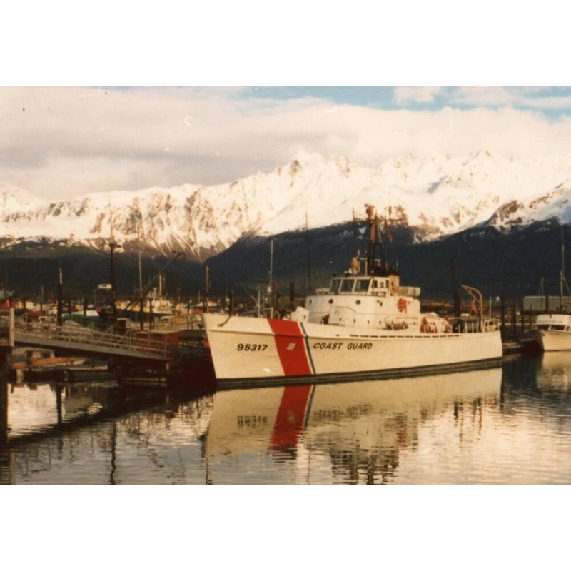 Modèle de navire USCG Cape Newagen (WB-95318), H 10 po x l 30 po x P 5 po
