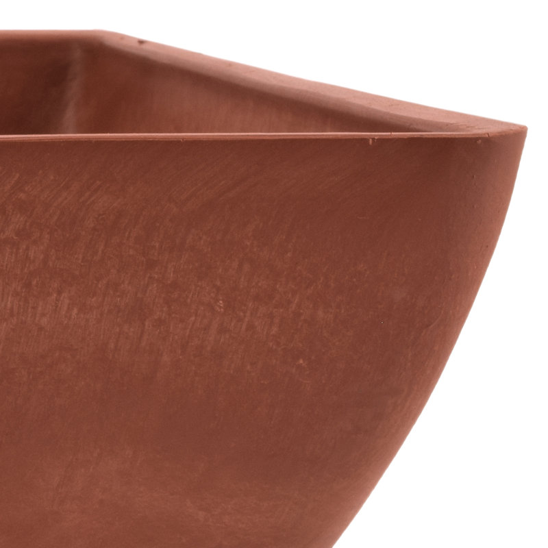 Musselwhite Pot Planter, Terra Cotta