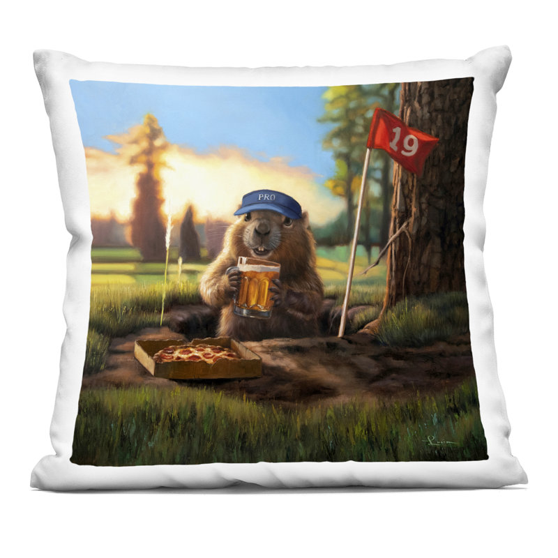 Coussin décoratif imprimé marmotte avec pizza et bière, design par Lucia Heffernan