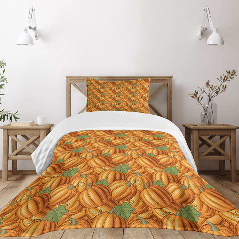 Organic White Twin Quilted Bedspread Set with Pumpkin Design