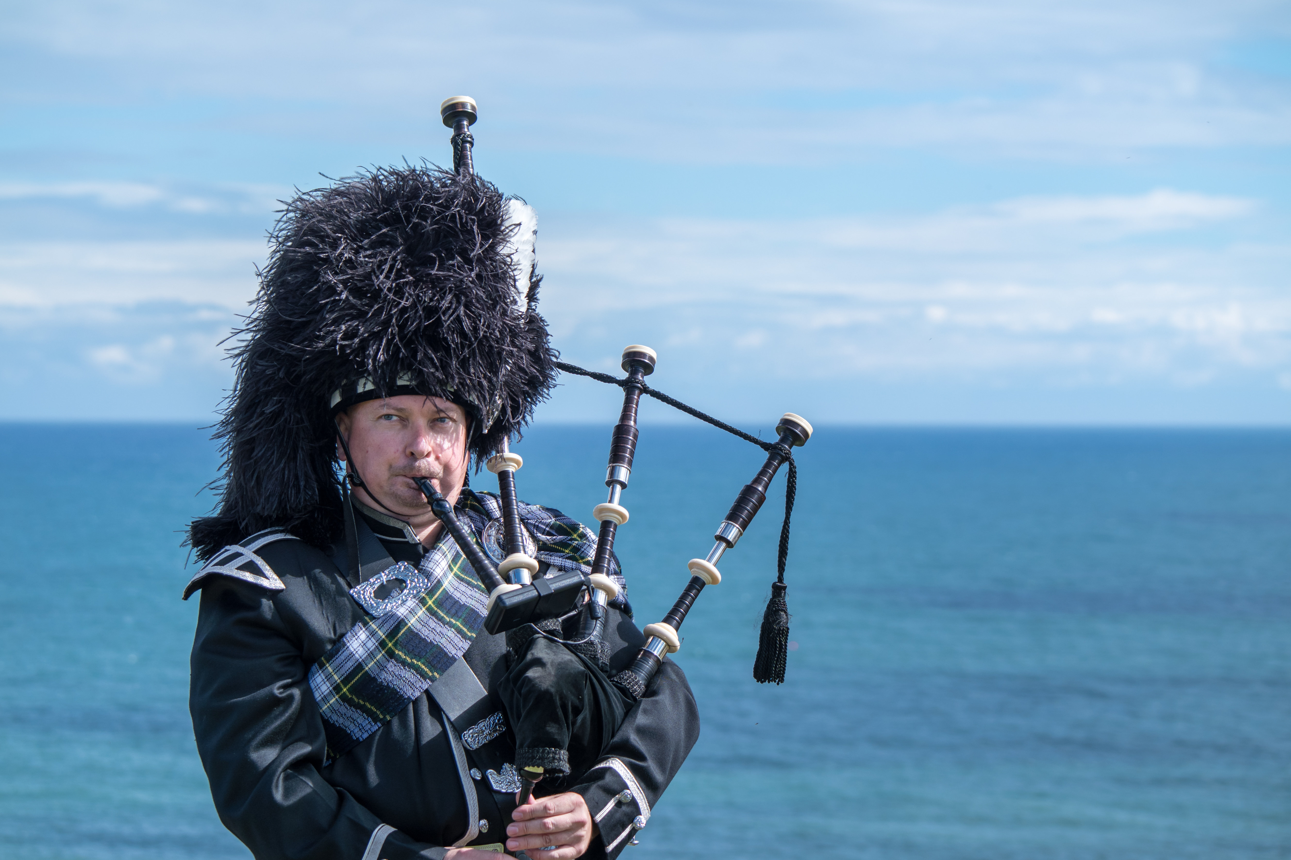 Hitchin's brilliant bagpiper aims to turn his passion into a business! |  Local News | News | Hitchin Nub News | by Layth Yousif