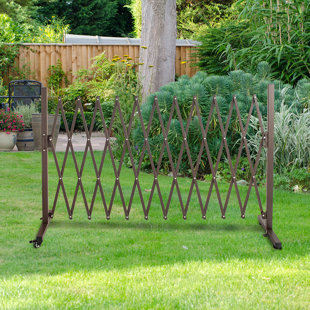 40.74'' H x 200.78'' W Brown Metal Fencing