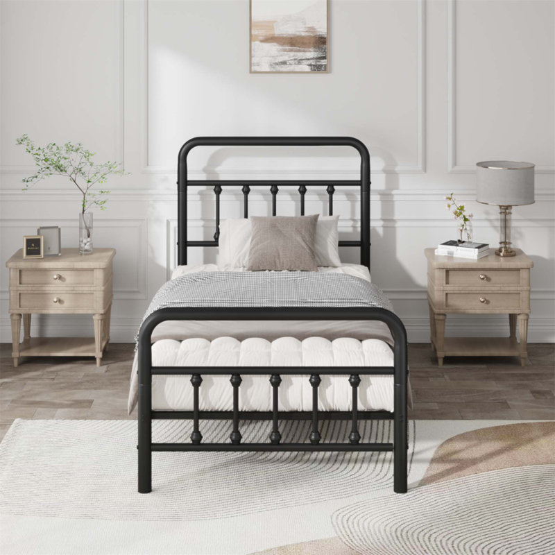 Structure de lit plateforme en métal robuste avec tête de lit, pied de lit et rangement sous le lit de style victorien, aucun sommier requis