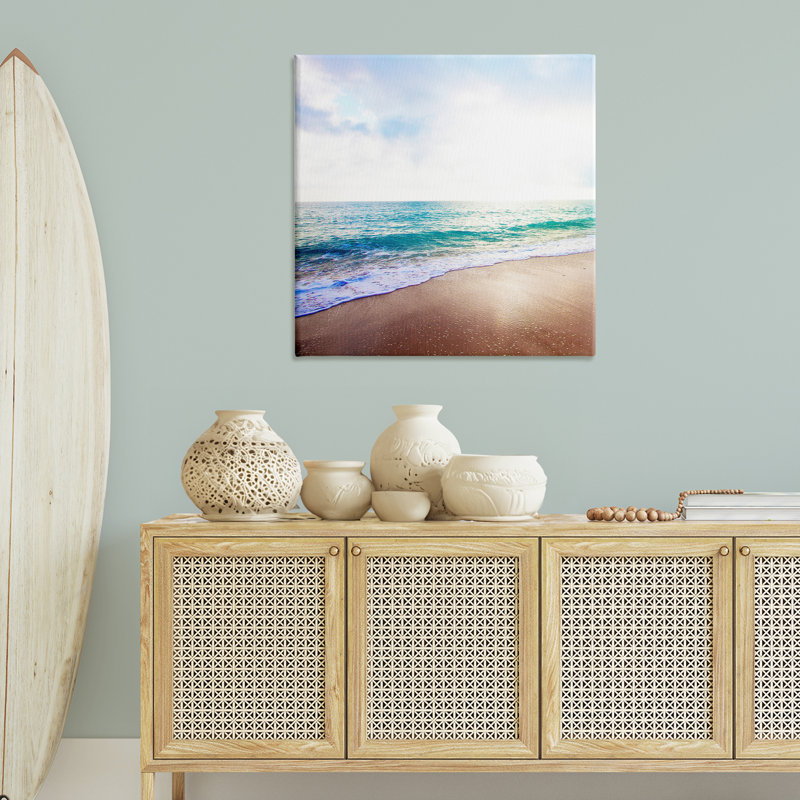 «Sun Shining over Beach» par Susan Bryant, H 36 po x l 36 po