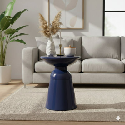 Grande table de bout d'extérieur en métal.