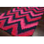 Felecia Chic Chevron Fuchsia tapis-19347025