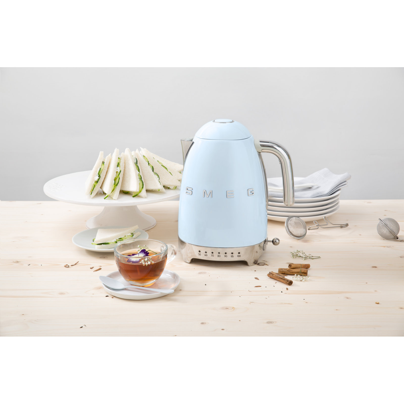 SMEG 50's Retro Style 7-Cup Variable Temperature Electric Kettle, Pastel Blue