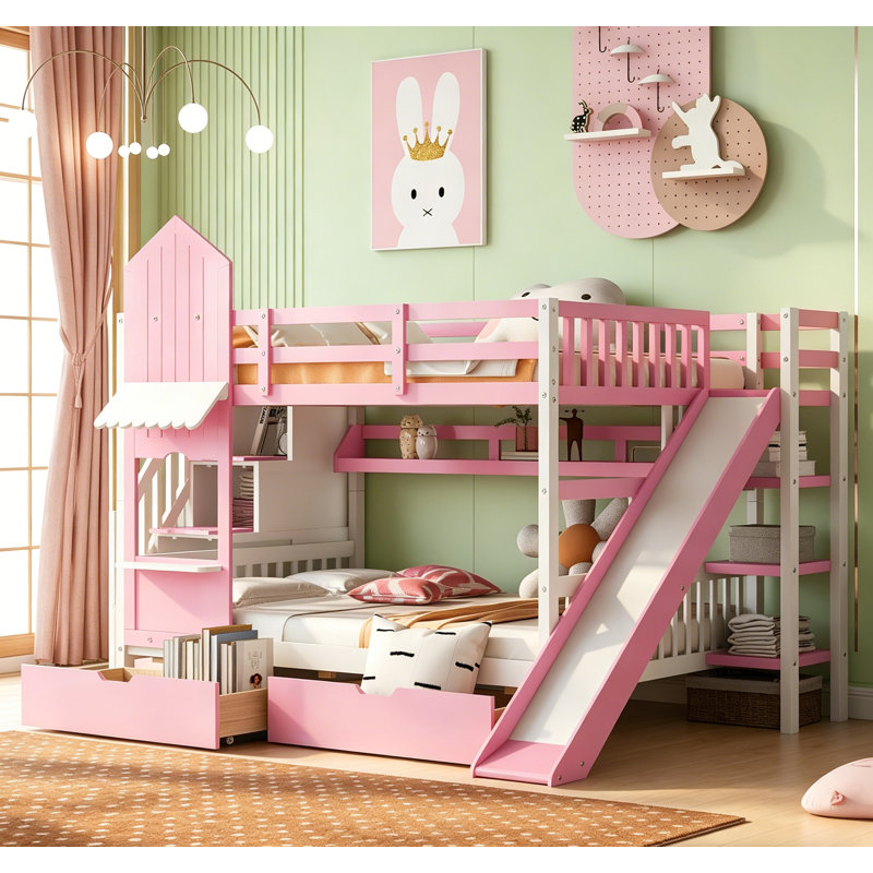 Lit superposé robuste et robuste avec conception de maisonnette, idéal pour les chambres d'enfants créatives et amusantes.