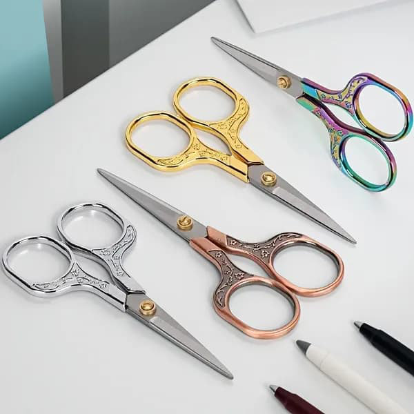 4 pièces ciseaux rétro fleur de prunier en acier inoxydable ciseaux de décoration de fenêtre ciseaux de broderie en laine fabriqués à la main petit bureau d'étudiant ciseaux