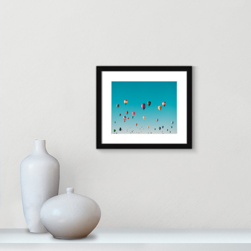 Estampe « Sky Symphony » d'Ian Dooley, Blanc, H 13 po x l 15 po x P 1,25 po, Cadre noir