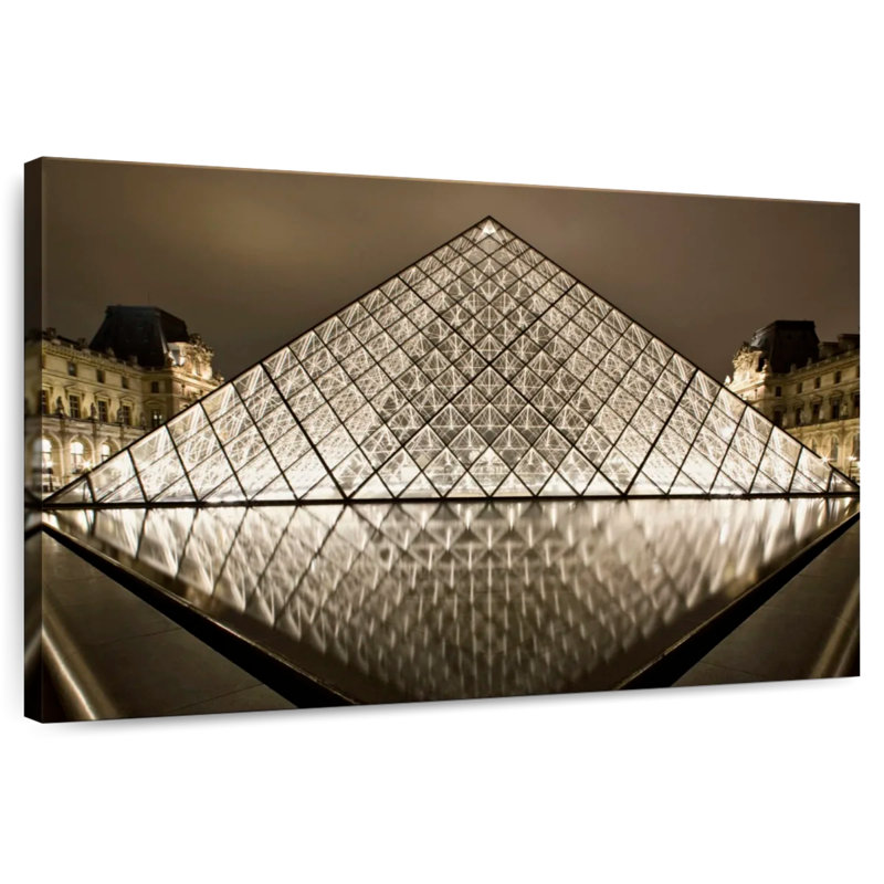 Nicci, le Louvre à Paris après la tombée de la nuit I, H 26 po x l 39 po