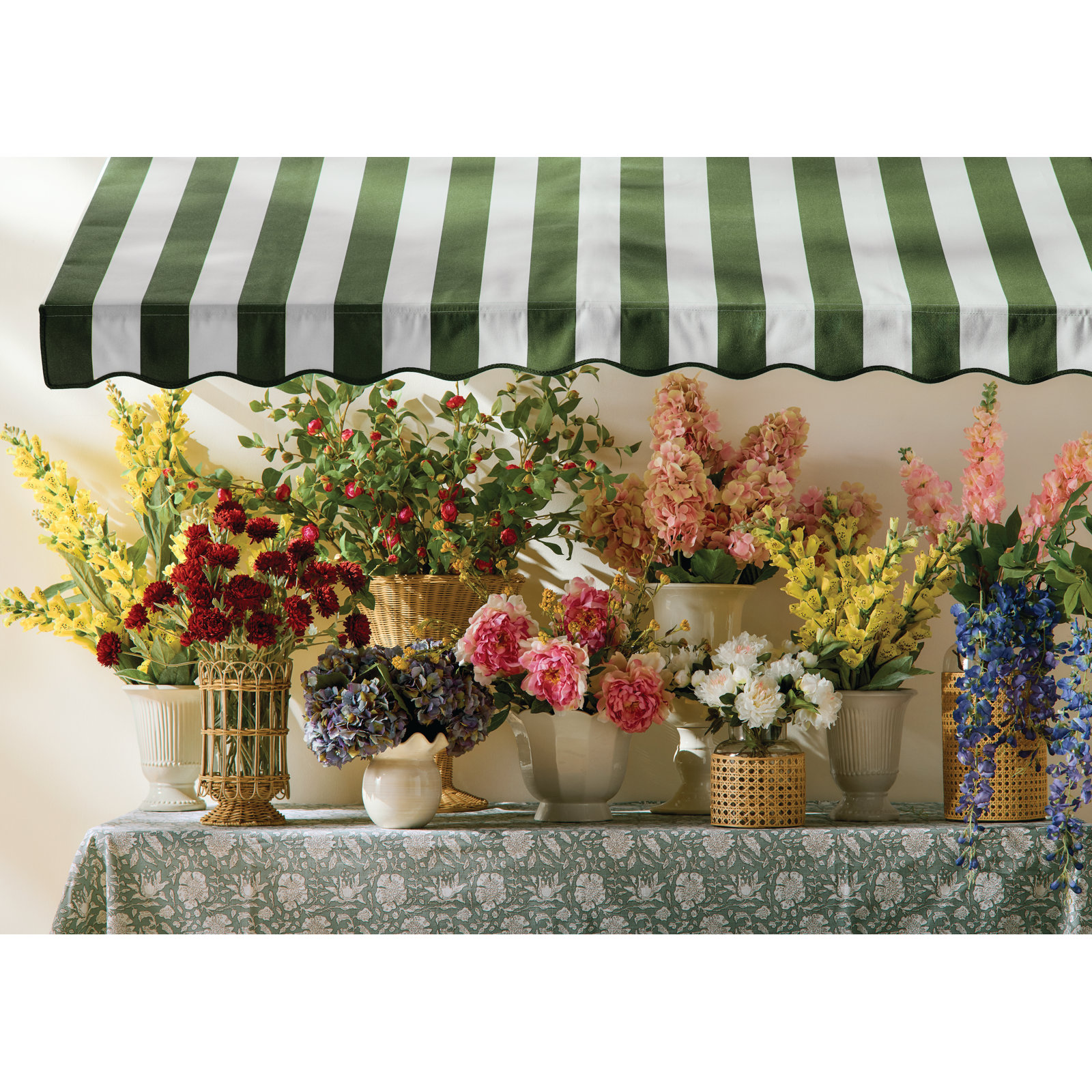 Toddy Classic White 9.13" Ceramic Table Vase