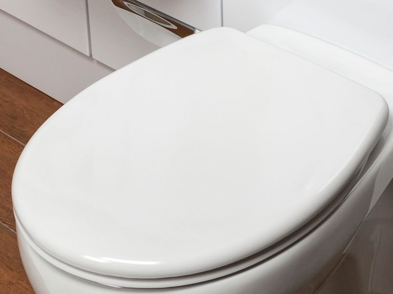  Soft Closing Round Toilet Seat