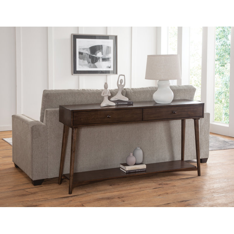 Console Temaraia, Noyer