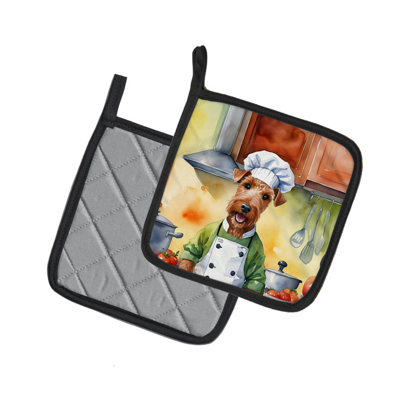 Caroline's Treasures The Dog Chef Polyester Potholder Set