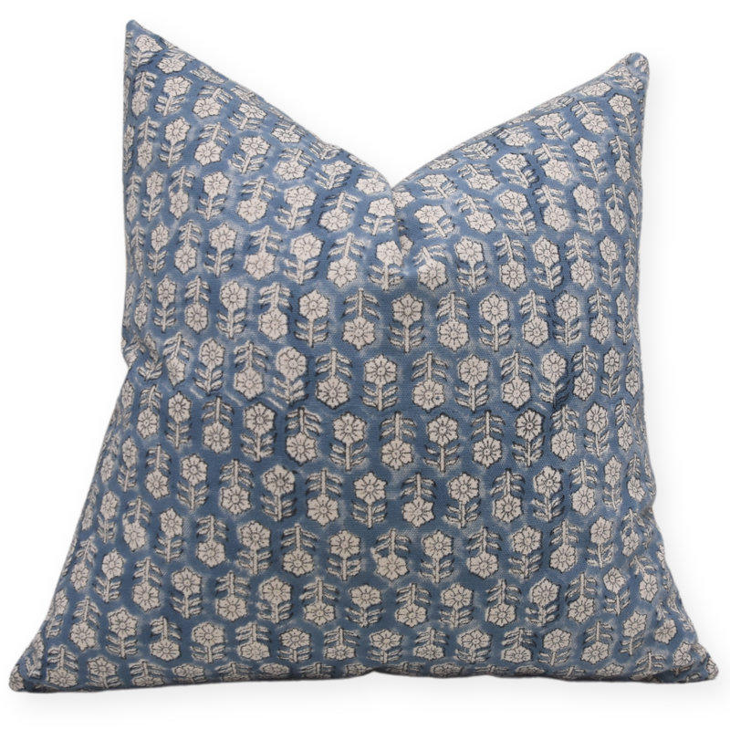 Housse de coussin en coton à motif floral imprimé à la main Fabldine - Tulsi Buti, H 26 po x l 26 po