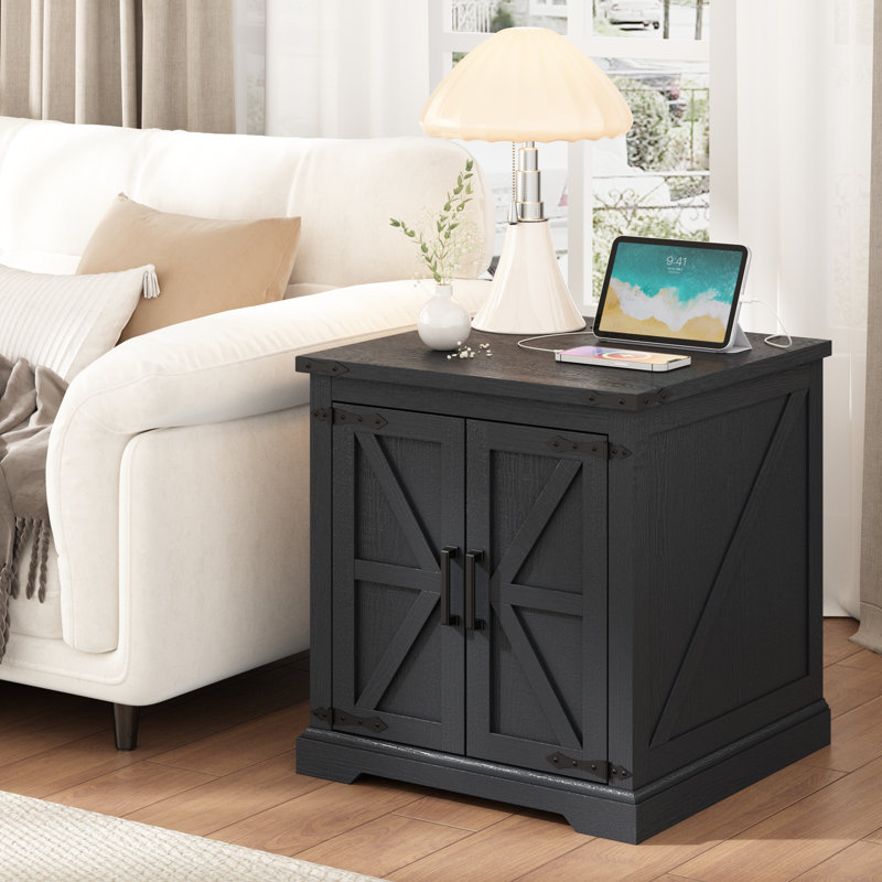 Table de bout carrée avec station de charge et porte en rotin authenic, tablette de rangement réglable Jaimar, Noir