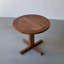 Table de salle à manger brune ronde en bois massif-1954705318