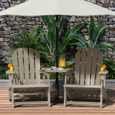 Ensemble de chaises d'extérieur en poly Adirondack avec plateau de connexion et porte-gobelet