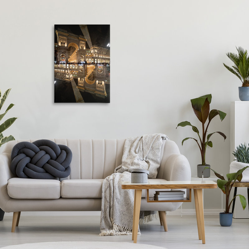 «Illuminated Architecture Symmetry», conception par Robin Vandenabeele, H 24 po x l 16 po
