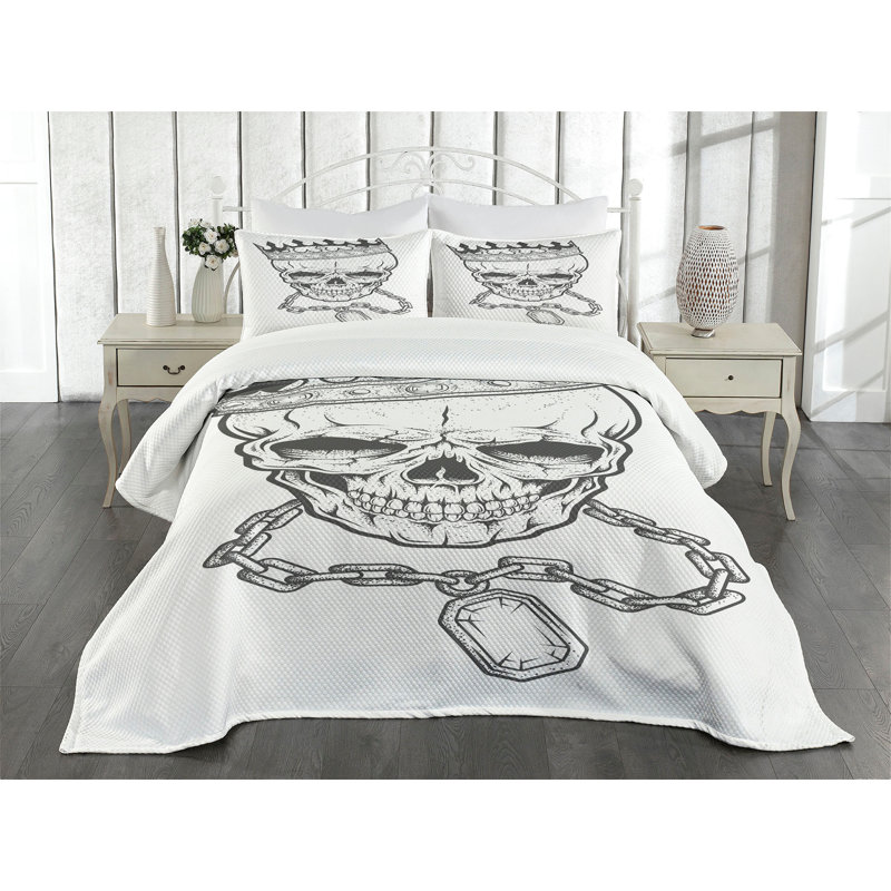 King White Quilted Bedspread Set with Skull Design