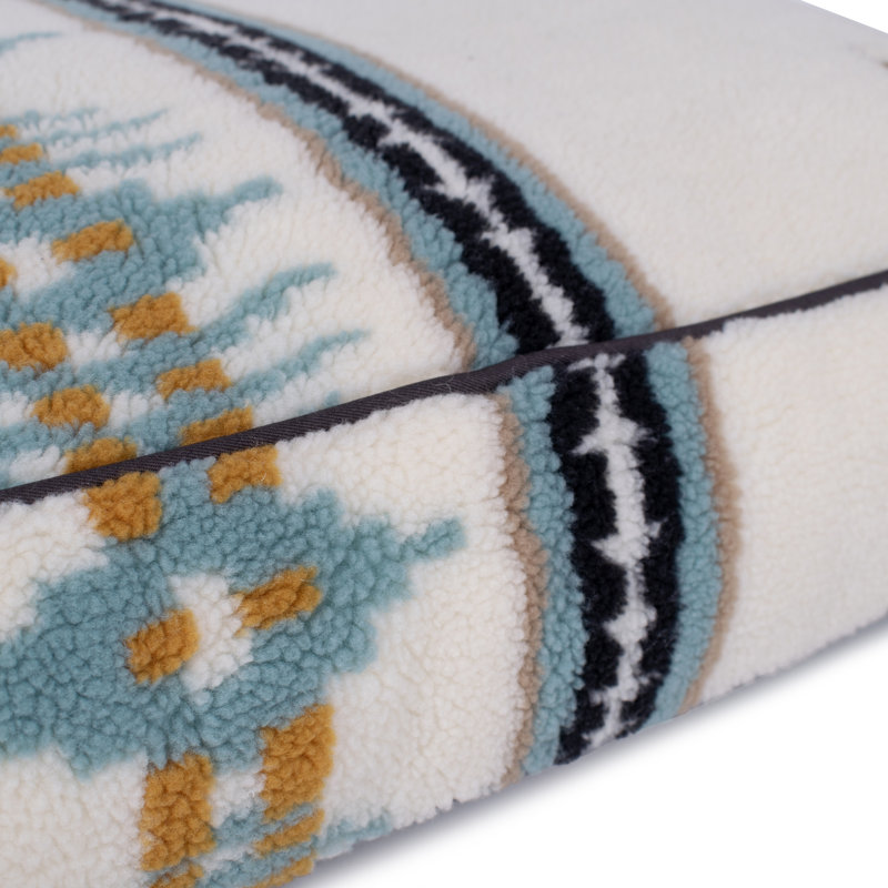 Pendleton Jacquard Petnapper Medium Misty Ridge, 4" H x 28" W x 20" D