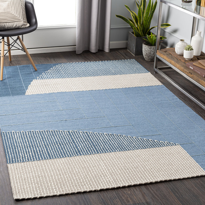 Tapis gris / denim à motif géométrique tissé à plat à la main Kamala, Rectangle 5 pi x 7 pi 6 po