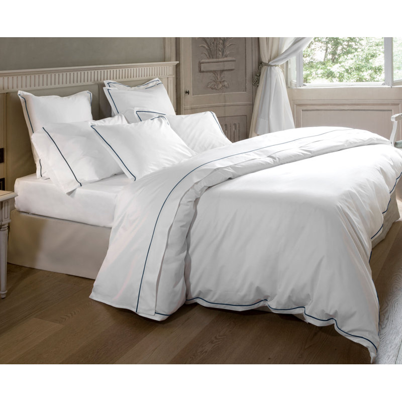 Luce Sham, Standard Sham, White/Midnight Blue