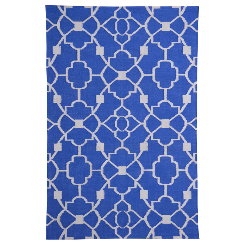 Tapis décoratif géométrique bleu tissé à la main Ozzie, Rectangle 5 pi x 8 pi