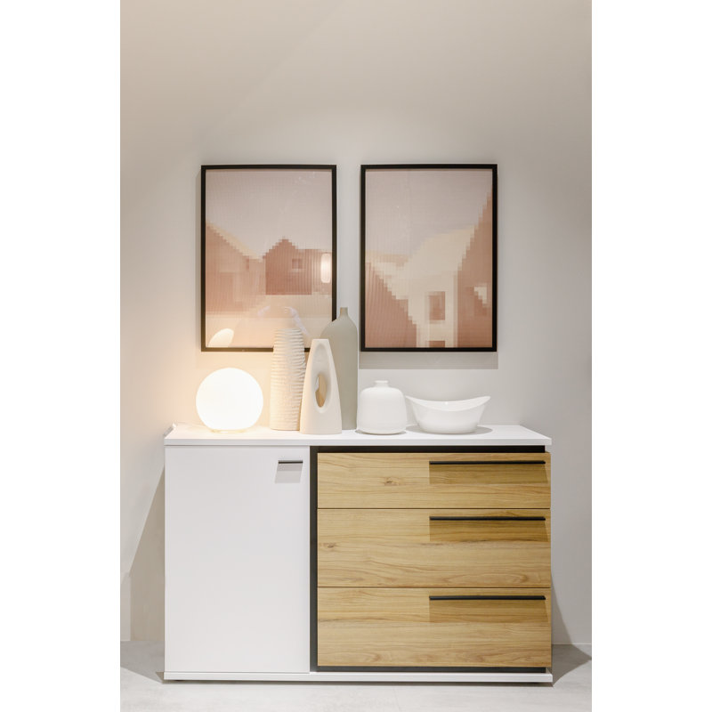 Hannis 132.9cm W 3 - Drawer Chest of Drawers