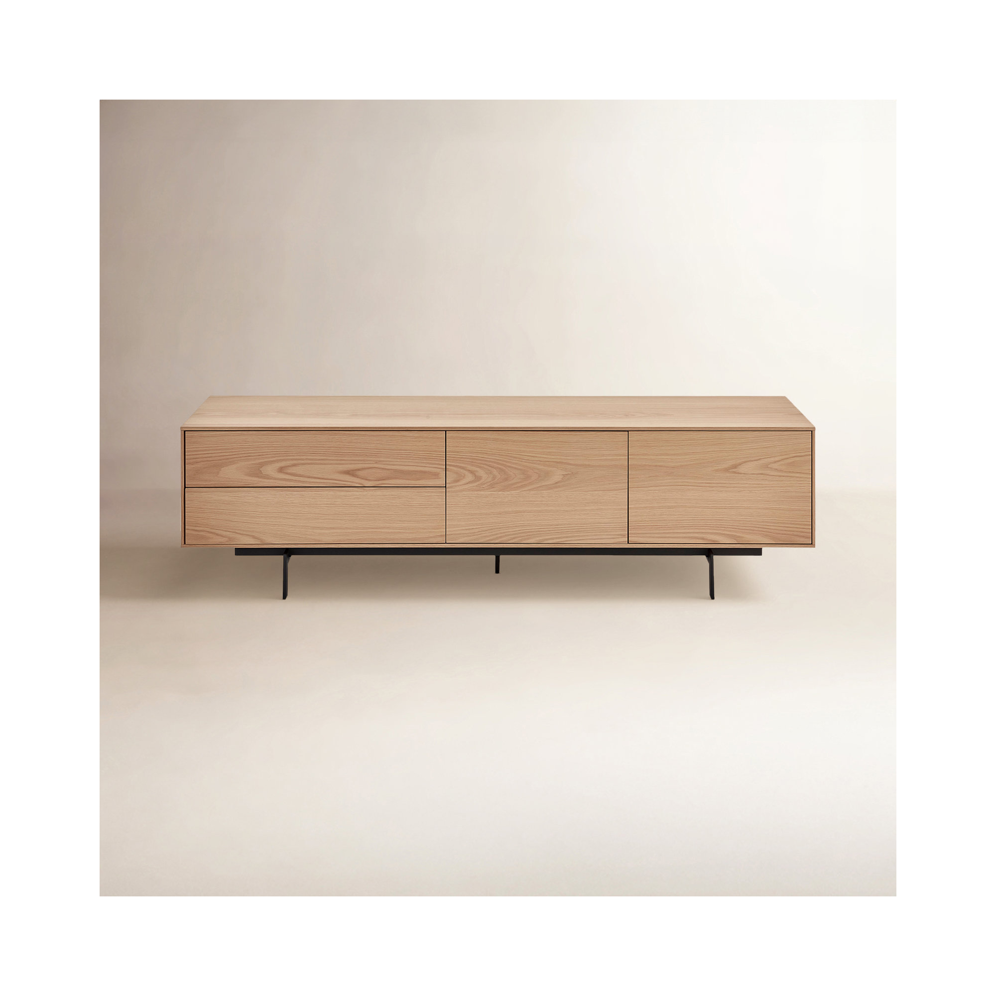 Quinn Media Stand In Oak, Oak