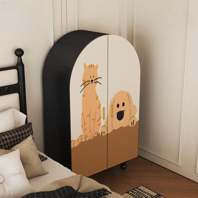 Armoire arquée avec tablettes et portes