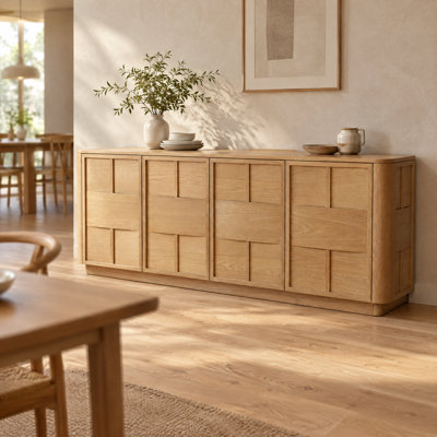 Buffet moderne Hearth 84" en chêne massif, 4 portes, façade à panneaux en relief - Naturel