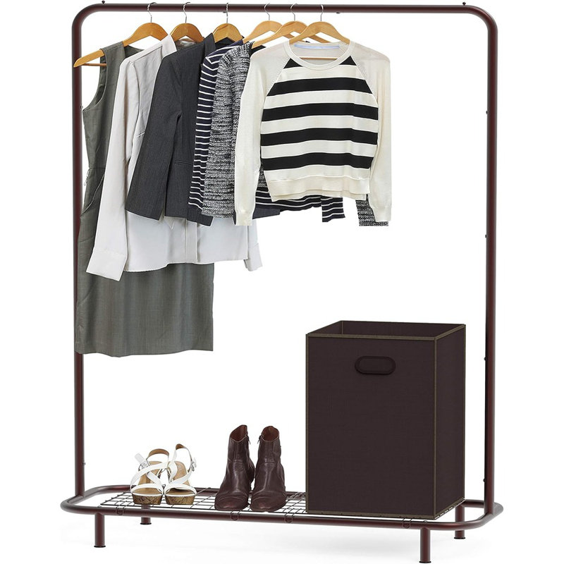 Portemanteau simple avec accessoires et tuyaux industriels