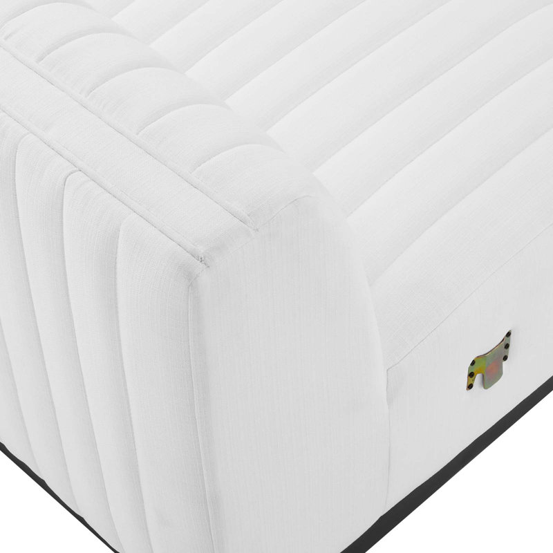 Chaise sans accoudoirs rembourrée en tissu Conjure Channel, 100% polyester blanc