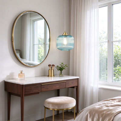 1 - Luminaire suspendu simple avec abat-jour en verre coloré