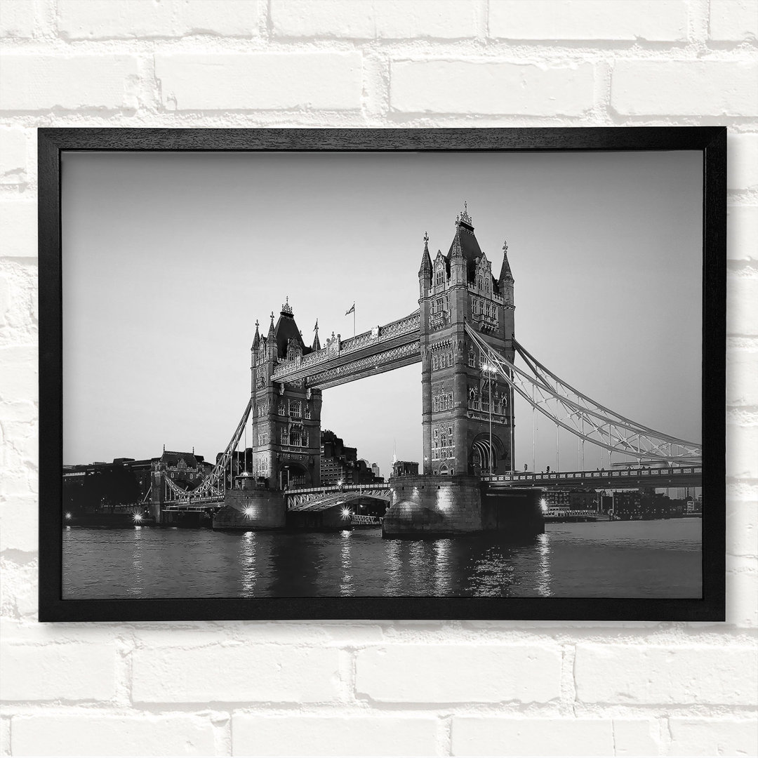 Tower Bridge Evening - Geschlossener Eckrahmen Kunstdrucke auf Holz