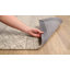 Tapis en laine gris et crème à motif géométrique touffeté à la main Abdera-1980987629
