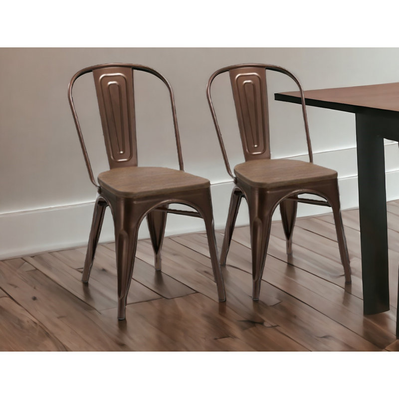 Ensemble de quatre chaises d'appoint rembourrées à dossier à lattes brun