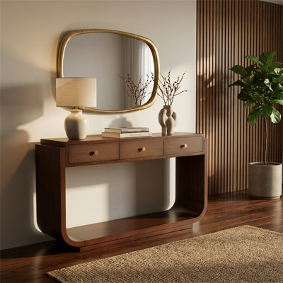 Console rectangulaire, avec des pieds courbés et une finition laquée, avec 3 tiroirs à fermeture en douceur et des tablettes ouvertes, style Mid-Century moderne, finition en bois naturel
