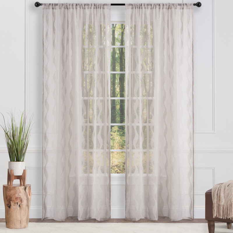Rideau semi-transparent rayé Maizee, L 52 po x L 108 po, Taupe