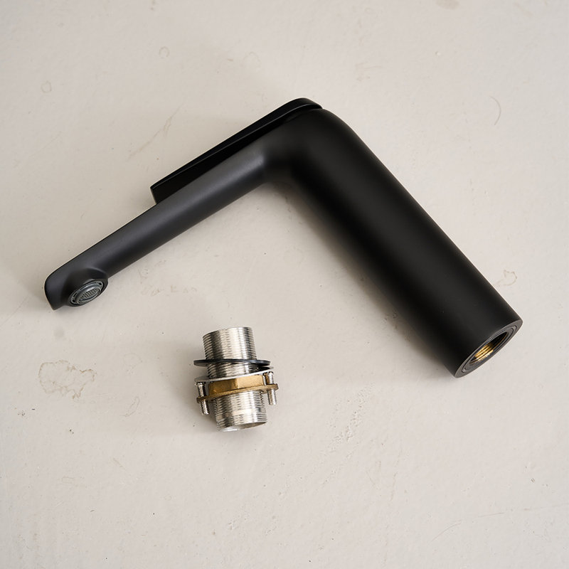 Metro Lane Kitchen Faucet