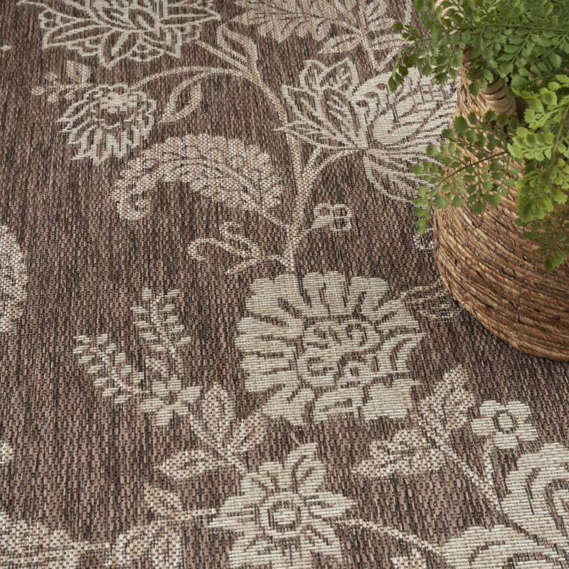 Rectangle Petroni Floral Polypropylene Indoor/Outdoor Area Rug in Brown/White, Rectangle 5' x 7'