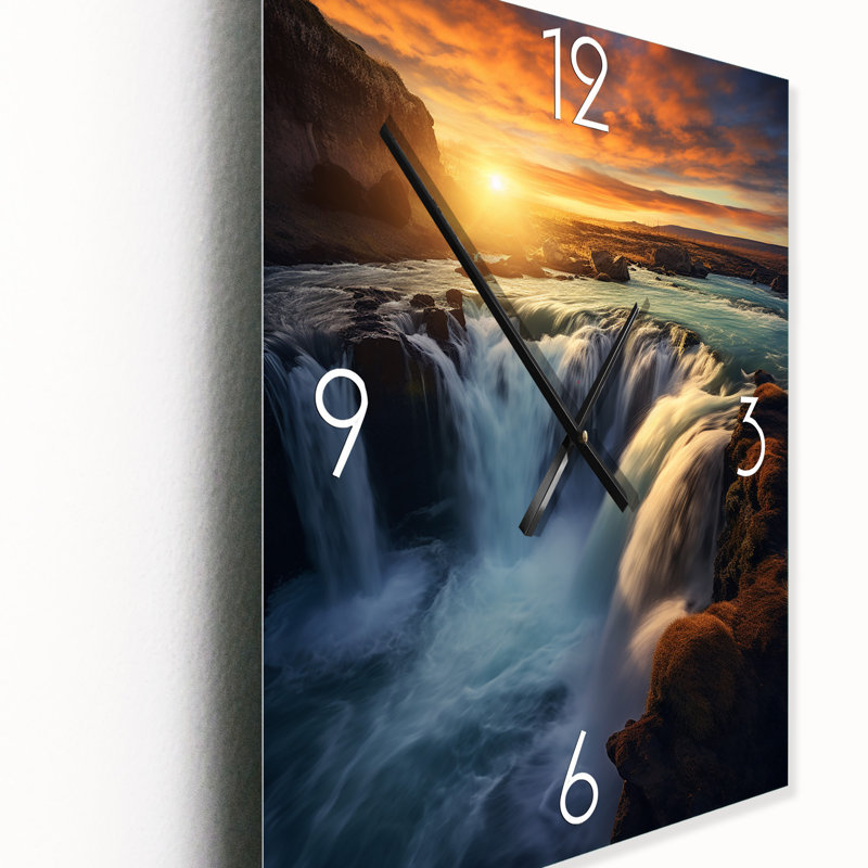 Été coucher de soleil sur des cascades majestueuses I - cascade très horloges murales, Très grand