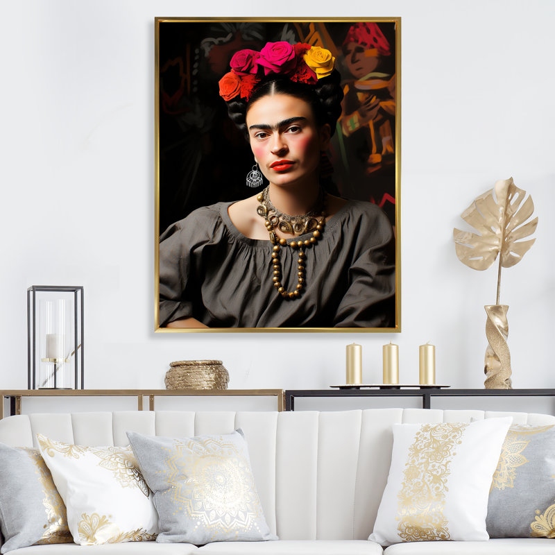Portrait d'une femme mexicaine romane III, Cadre flottant doré, H 44 po x l 34 po x P 1,5 po