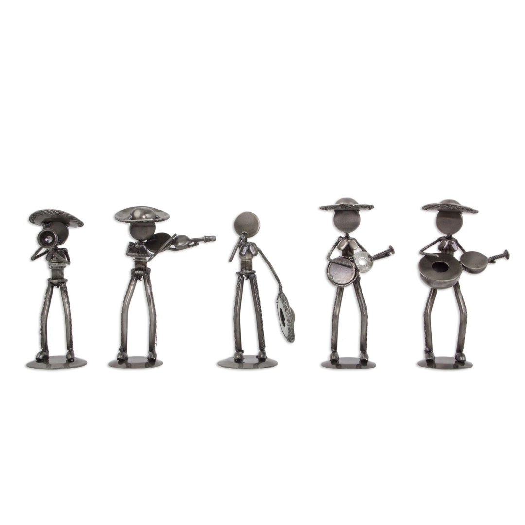 Daire Entertainment Figurines & Sculptures Ivy Bronx