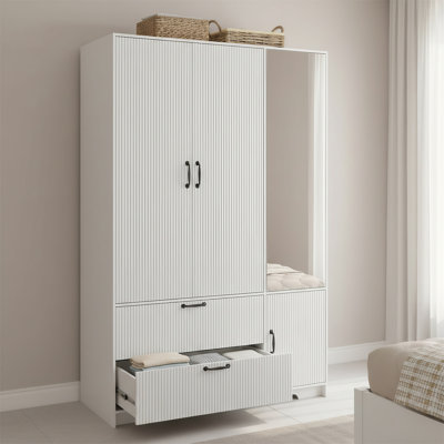 Armoire en bois à quatre portes avec miroirs, deux tiroirs et éclairage à DEL