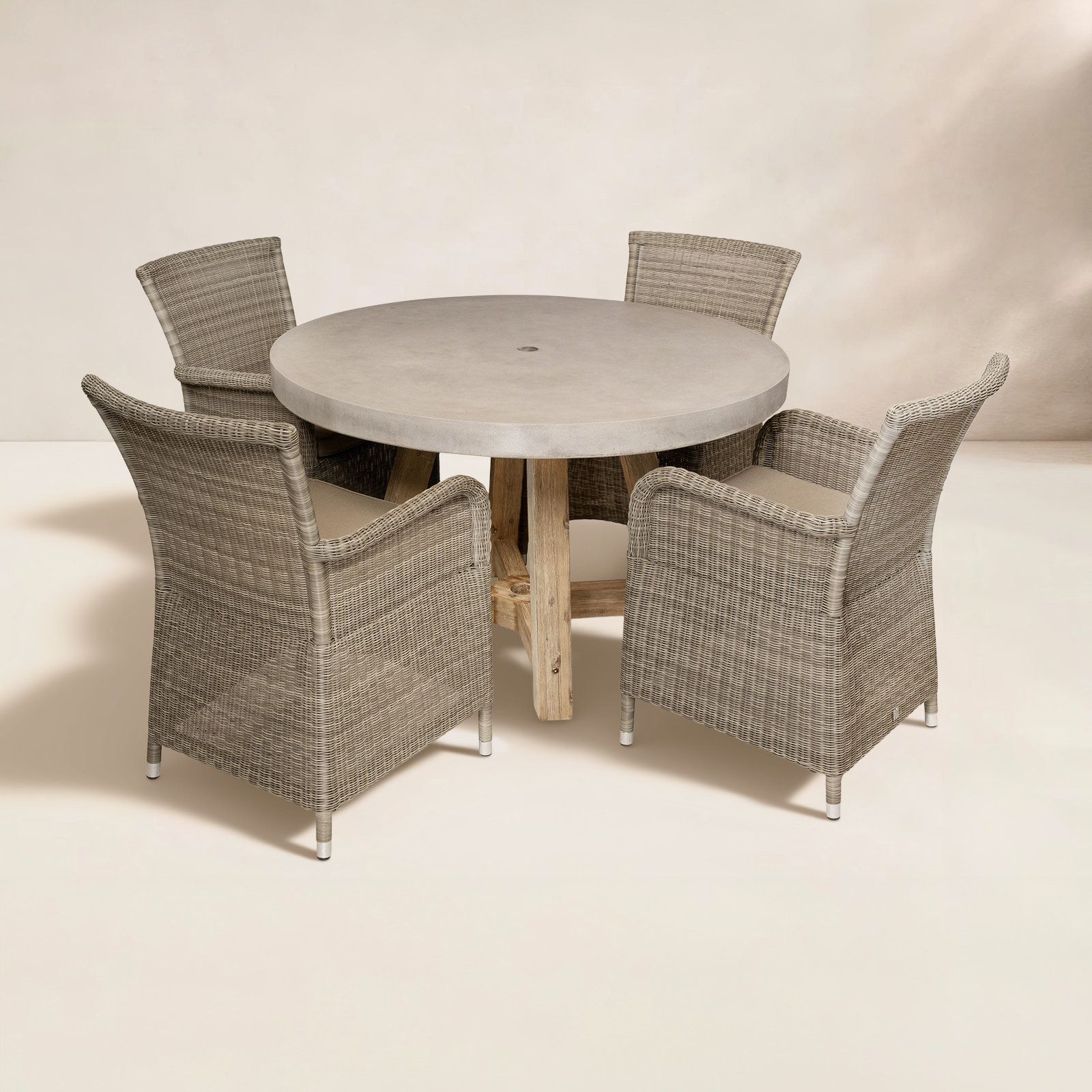Isabela 47" Patio Dining Set